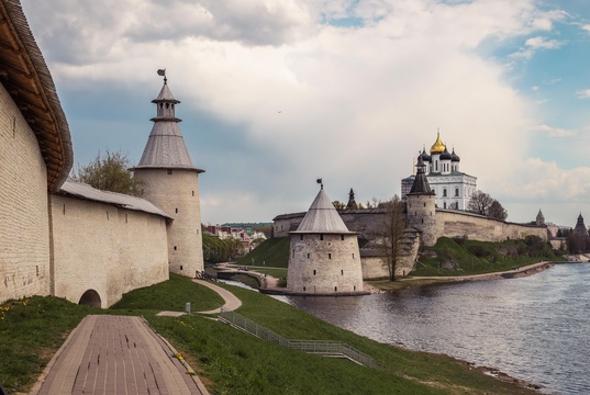 СПб: Большая Псковская энциклопедия на "Ласточке" (4 дня)