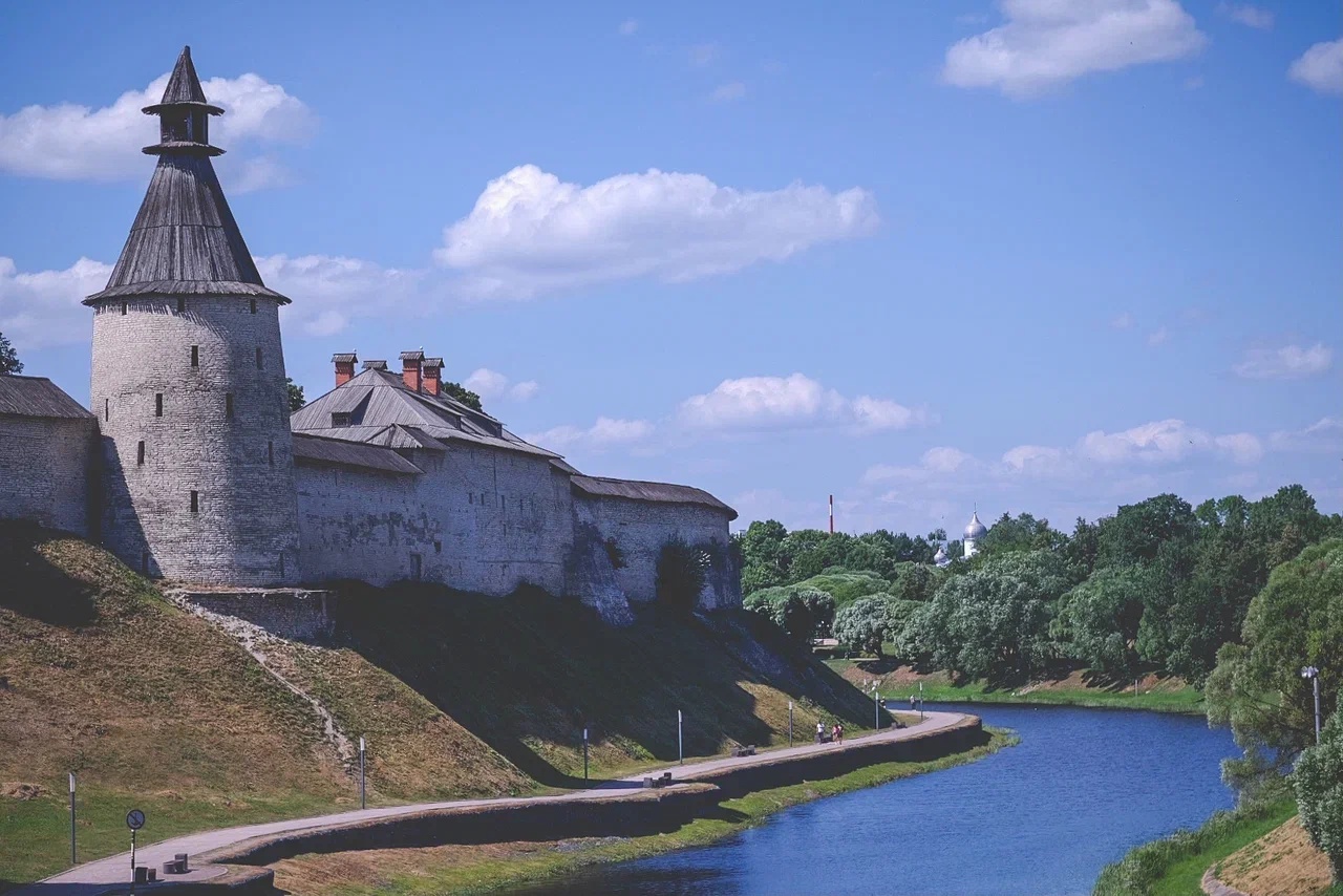 Псковский кремль Поехать в Псков на майские