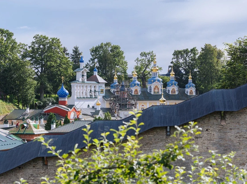 Экскурсия в Изборск и Печоры, автобусно-пешеходная